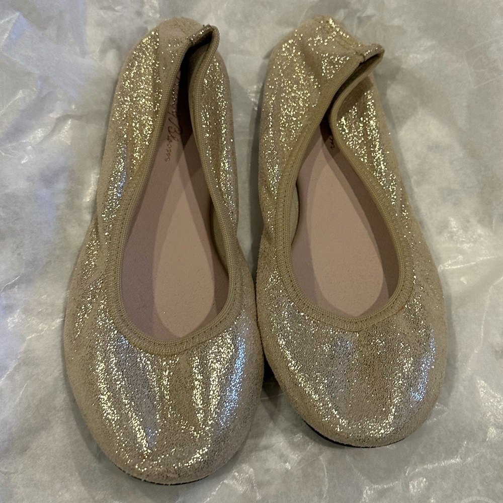 Ruby and Bloom girls gold shoes size 13